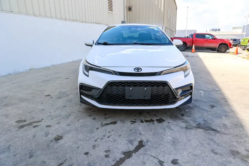 2023 Toyota Corolla SE photo 1