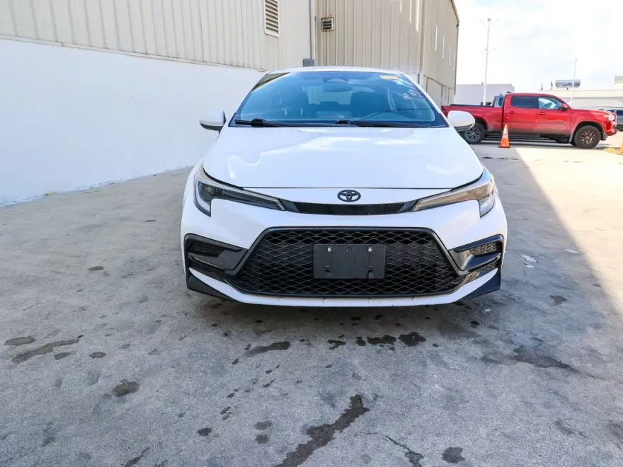 2023 Toyota Corolla SE photo 1
