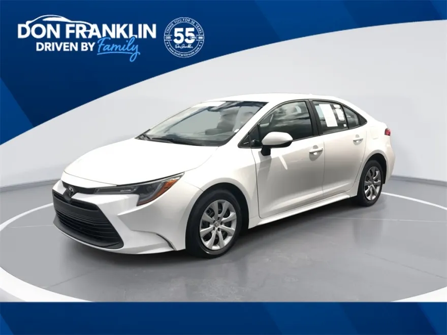 2024 Toyota Corolla LE photo 1