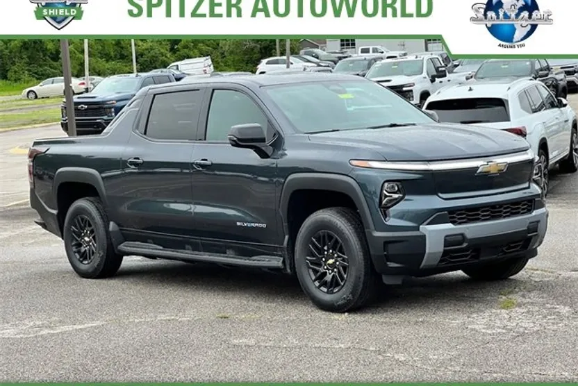 2025 Chevrolet Silverado EV LT photo 1