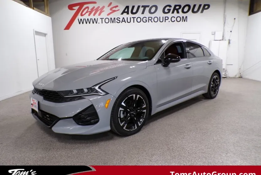 2022 Kia K5 GT-Line photo 1