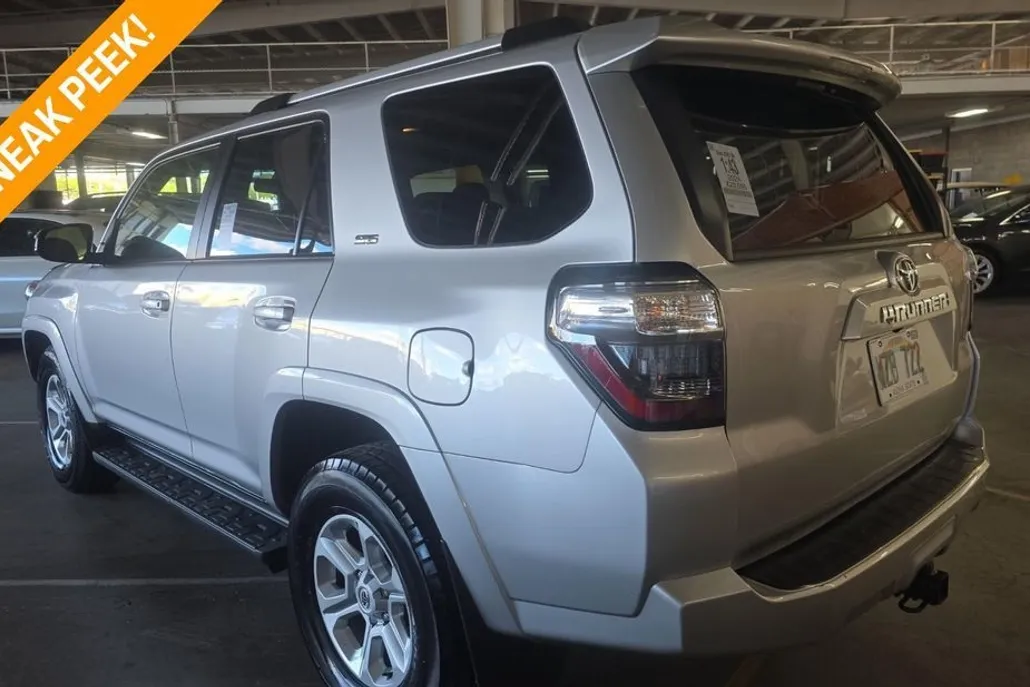 2024 Toyota 4Runner SR5 2WD photo 1