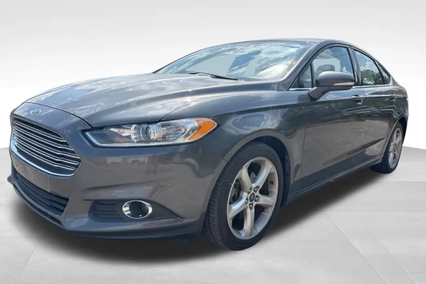 2016 Ford Fusion SE photo 1