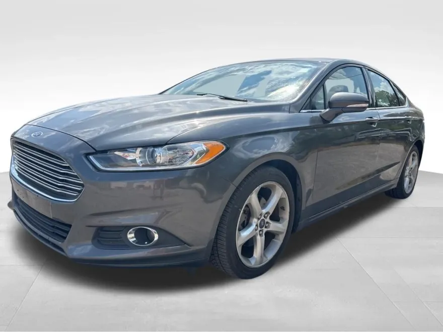 2016 Ford Fusion SE photo 1