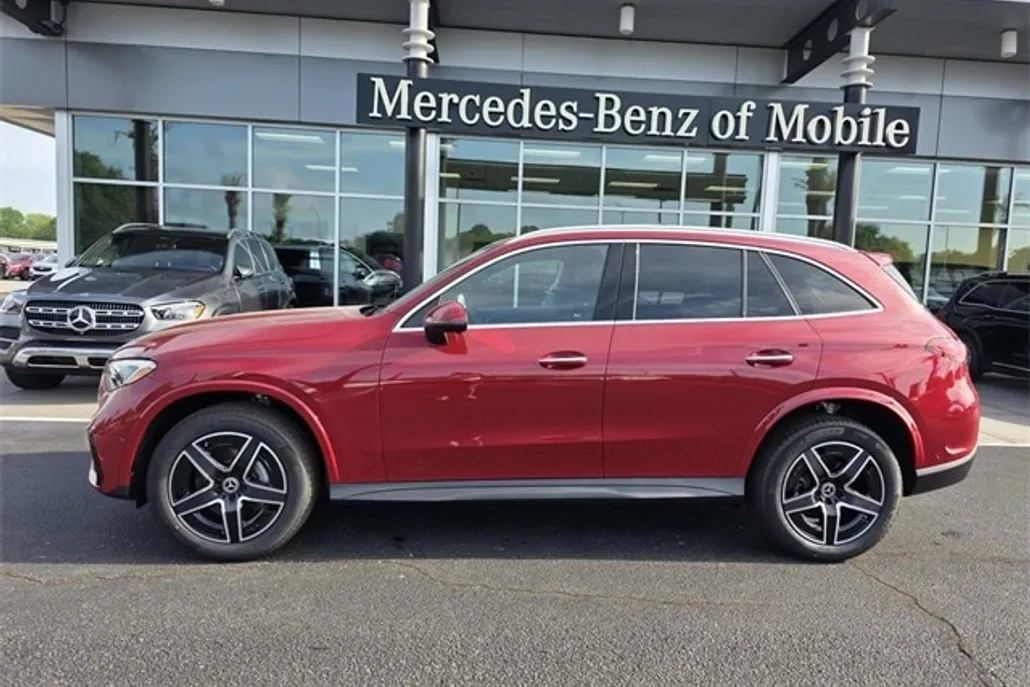 2025 Mercedes Benz GLC 300 photo 1