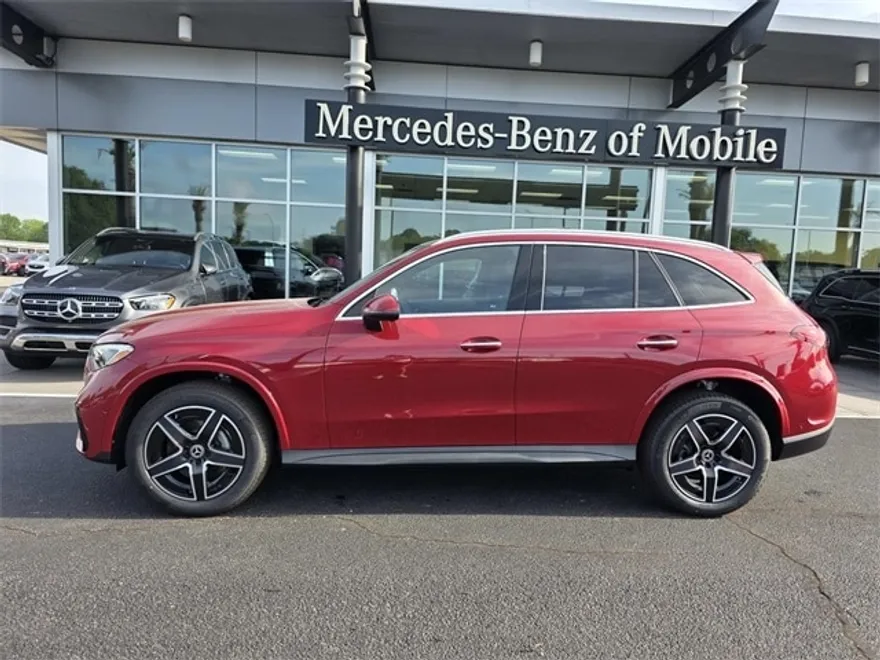 2025 Mercedes Benz GLC 300 photo 1
