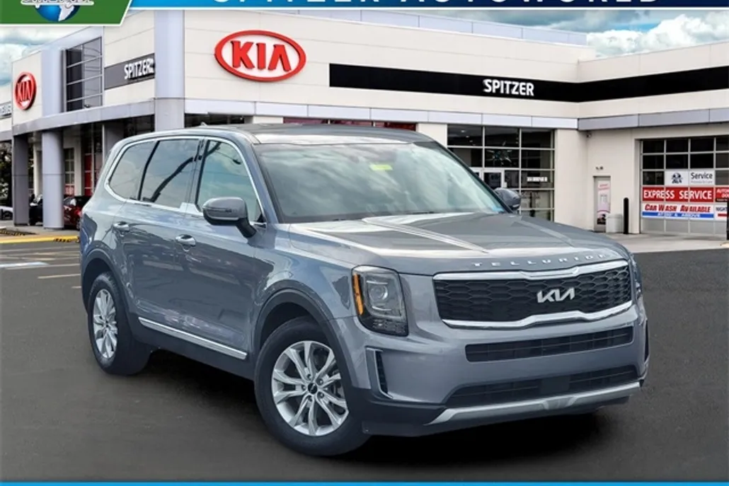 2022 Kia Telluride LX photo 1