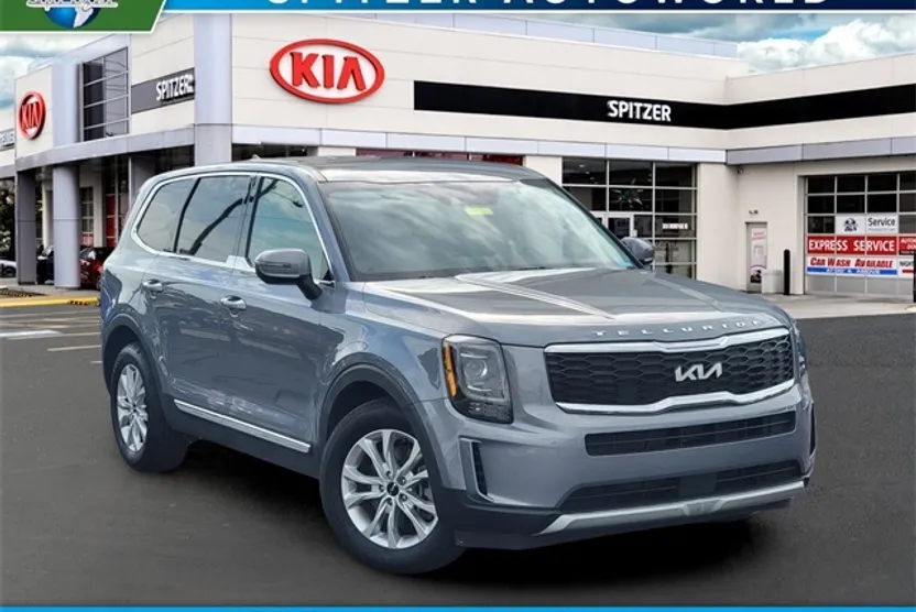 2022 Kia Telluride LX photo 1