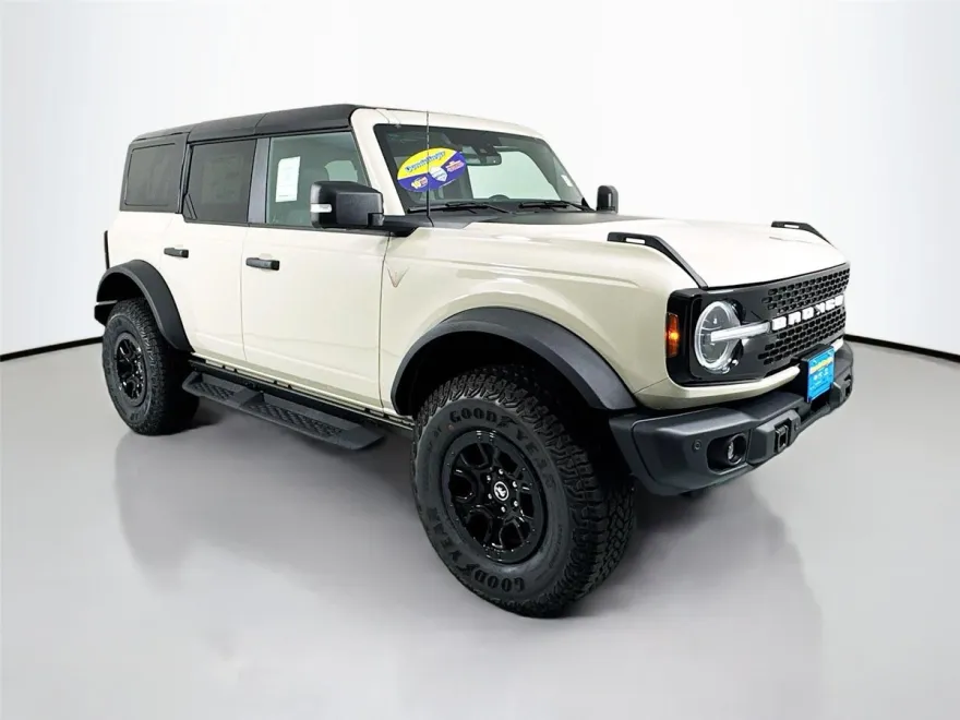 2025 Ford Bronco Badlands photo 1