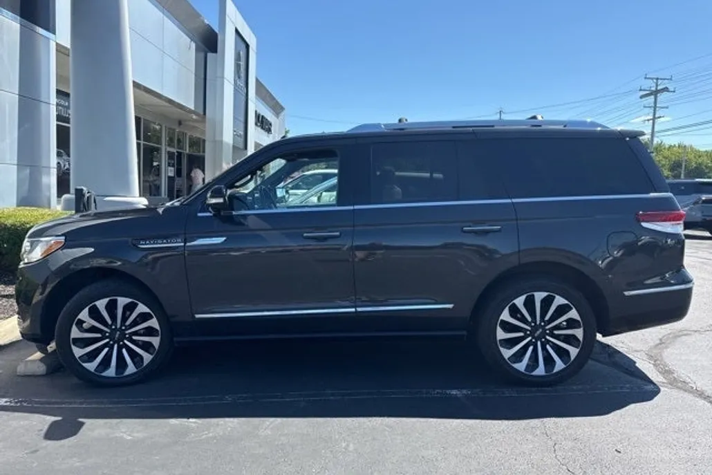 2023 Lincoln Navigator Reserve photo 1