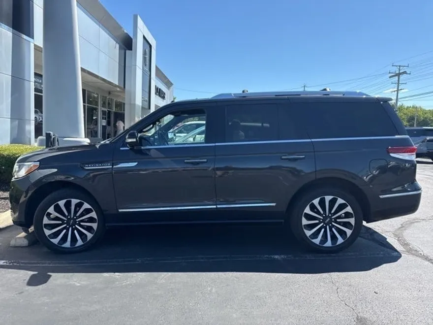 2023 Lincoln Navigator Reserve photo 1