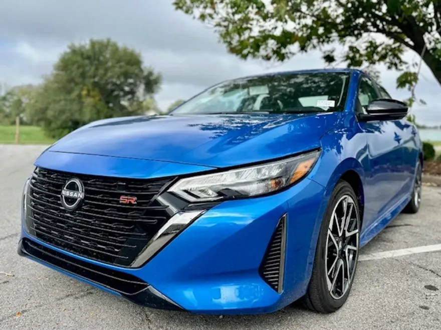 2025 Nissan Sentra SR photo 1