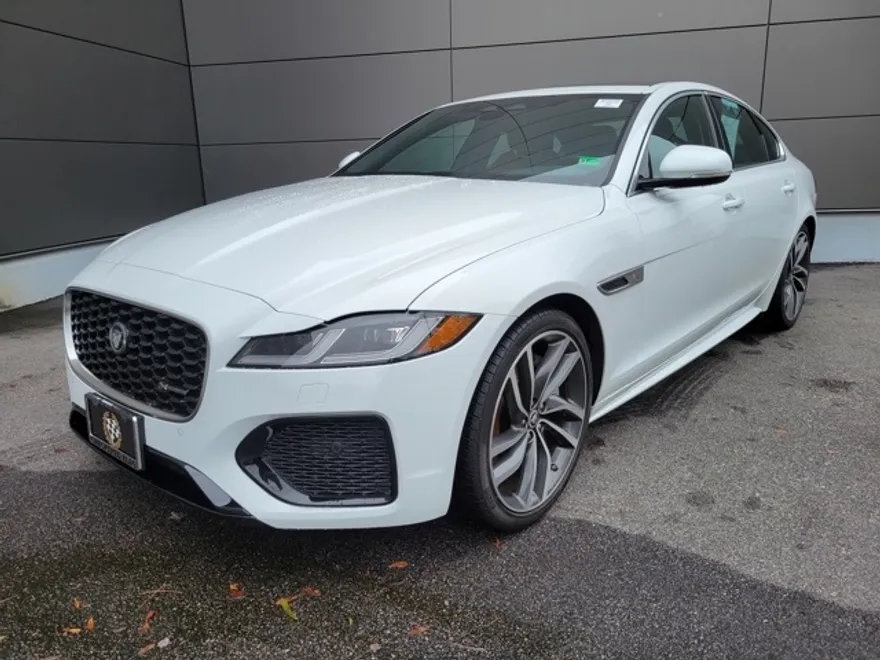 2024 Jaguar XF R-Dynamic SE photo 1