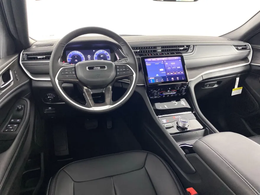 2025 Jeep Grand Cherokee Limited photo 1