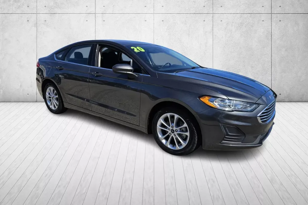 2020 Ford Fusion SE photo 1