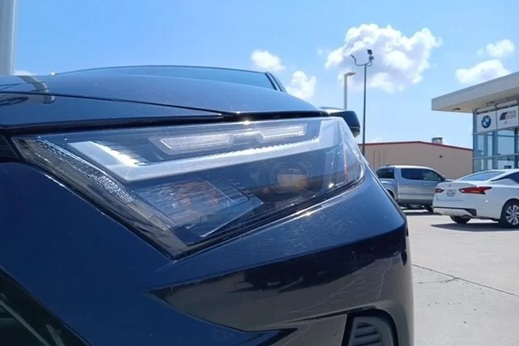 2024 Toyota RAV4 LE photo 1
