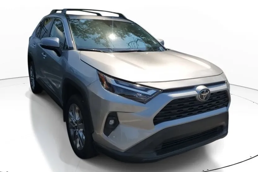 2025 Toyota RAV4 XLE Premium photo 1