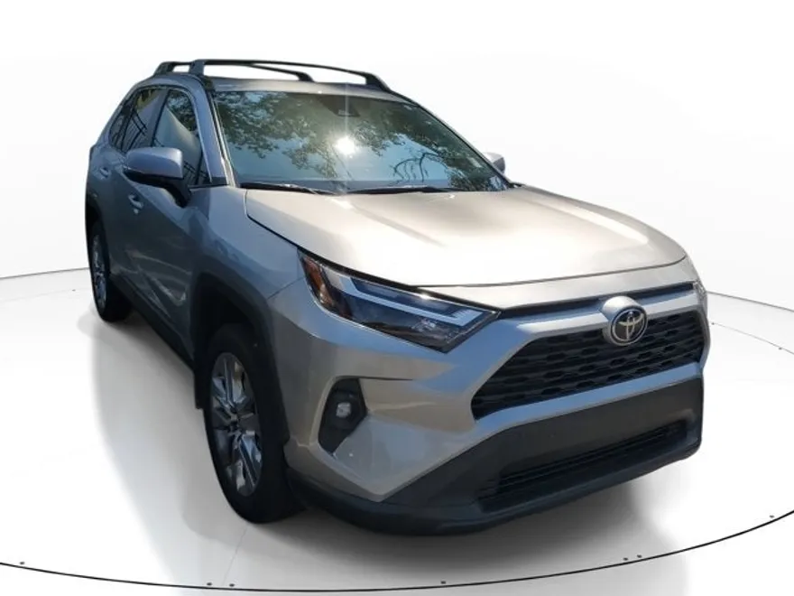 2025 Toyota RAV4 XLE Premium photo 1