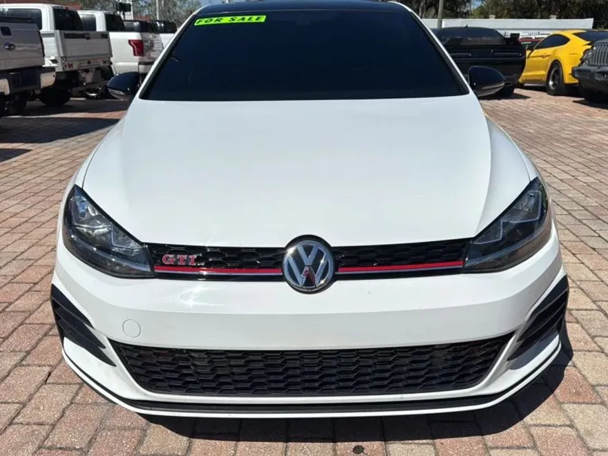 2019 Volkswagen Golf GTI photo 1
