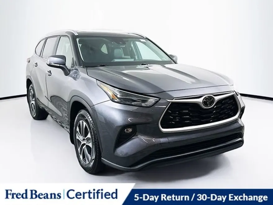 2023 Toyota Highlander L photo 1