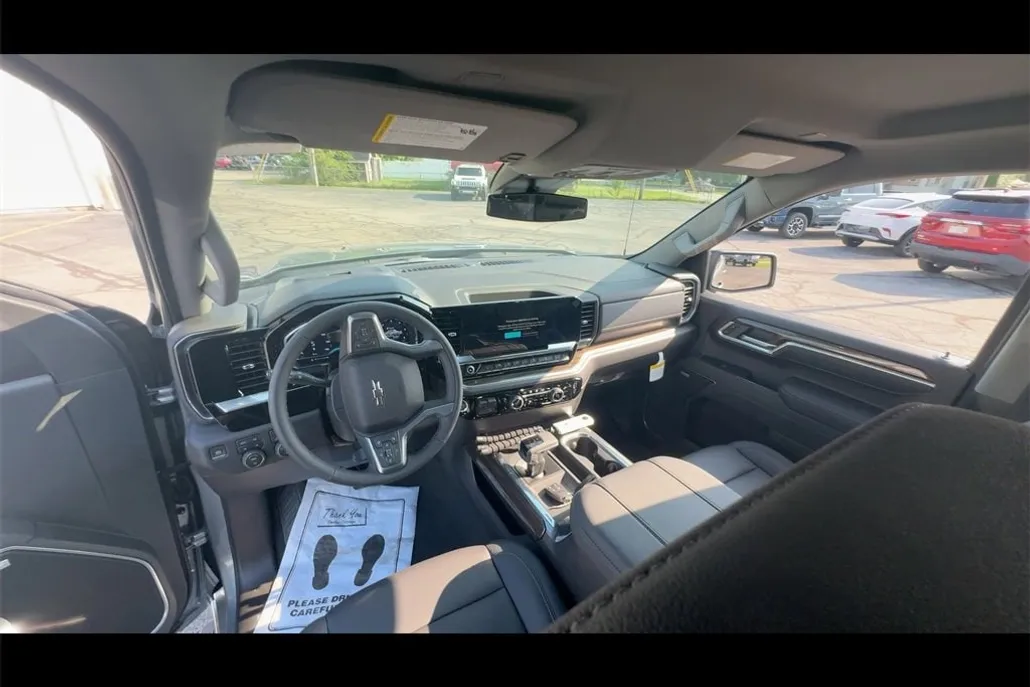2025 Chevrolet Silverado 1500 RST photo 1