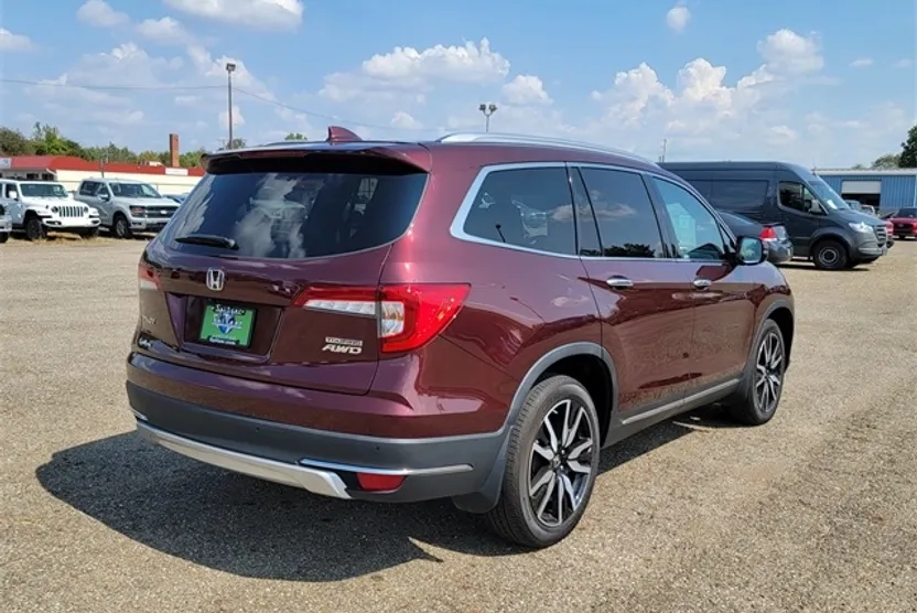 2022 Honda Pilot Touring photo 1