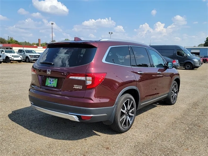 2022 Honda Pilot Touring photo 1
