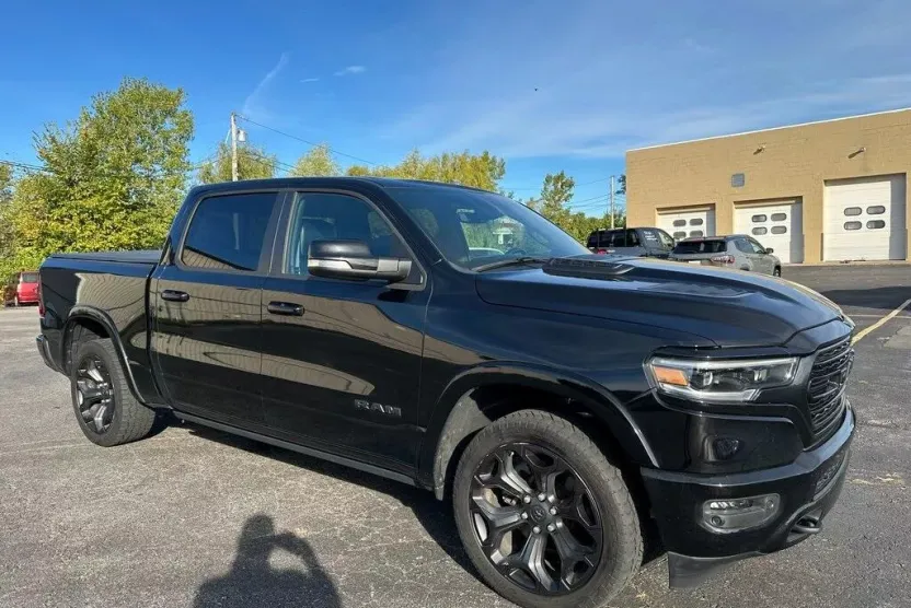 2022 Ram 1500 Limited photo 1
