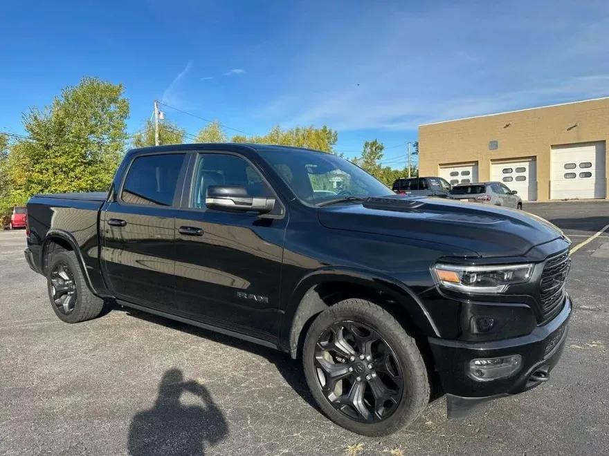 2022 Ram 1500 Limited photo 1