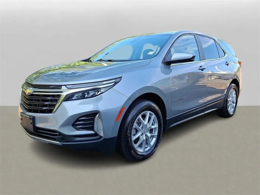2023 Chevrolet Equinox LT photo 1