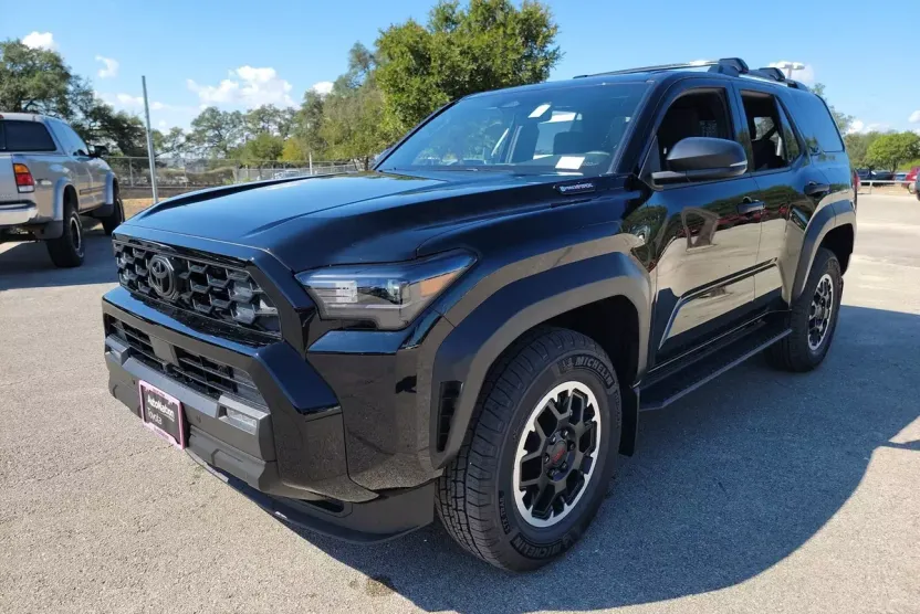 2025 Toyota 4Runner TRD Off-Road photo 1