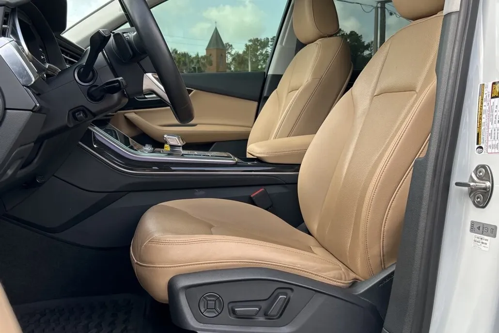 2021 Audi Q7 Prestige photo 1