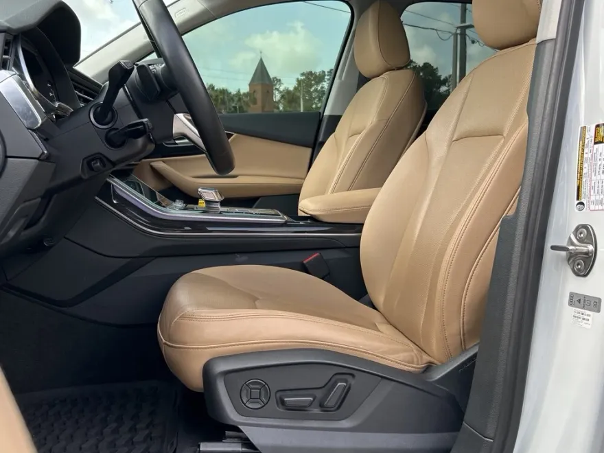 2021 Audi Q7 Prestige photo 1