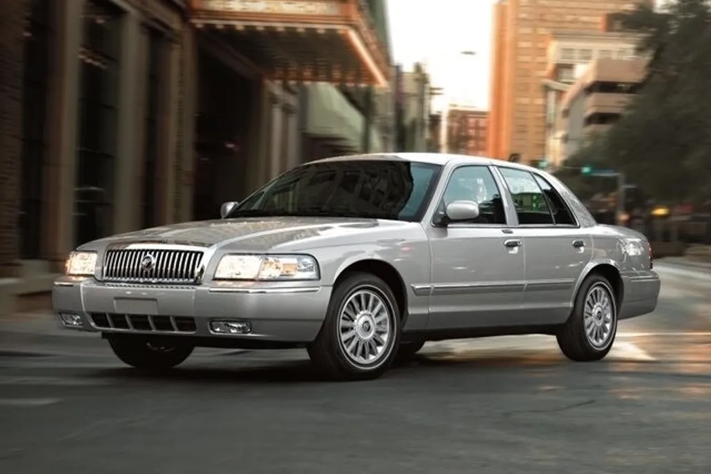 2009 Mercury Grand Marquis LS photo 1
