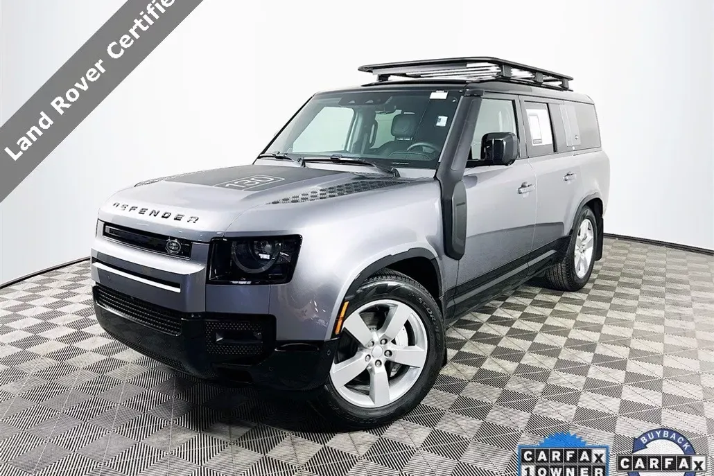 2024 Land Rover Defender 130 X-Dynamic SE photo 1