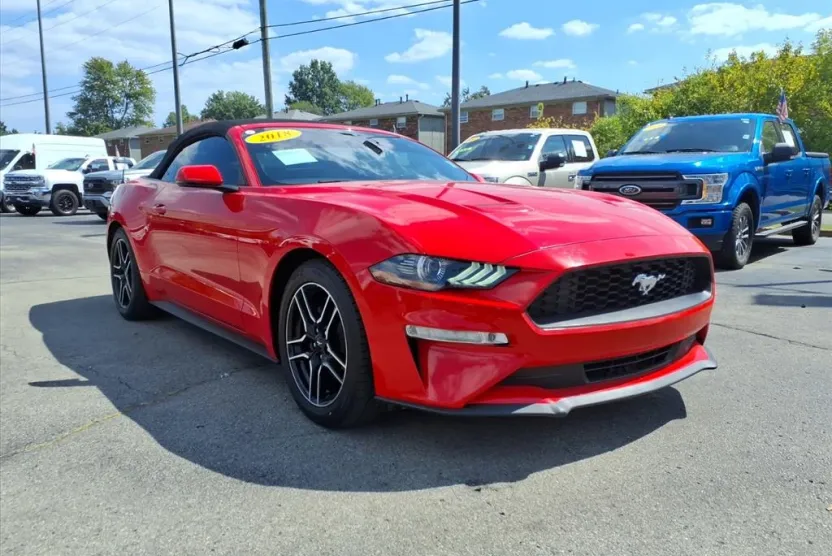 2018 Ford Mustang Convertible photo 1