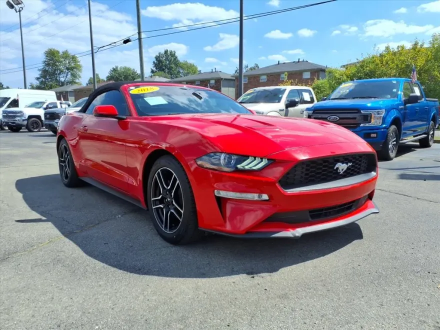 2018 Ford Mustang Convertible photo 1