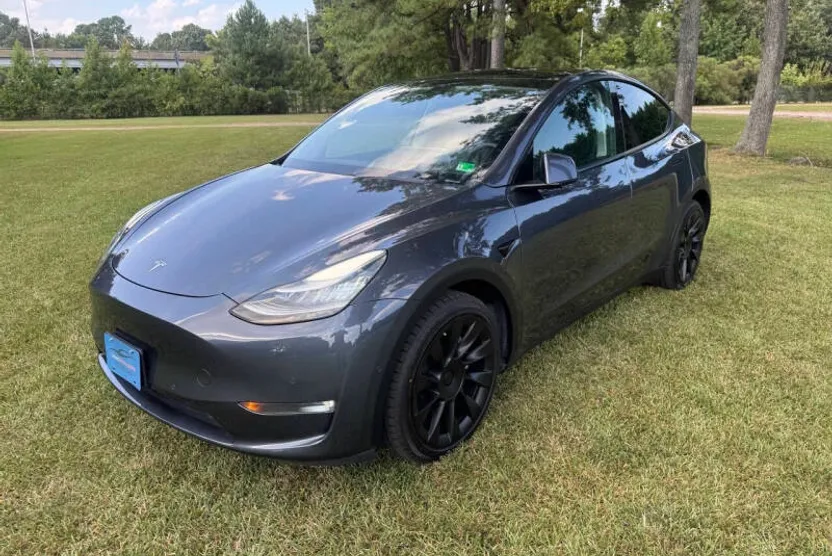 2020 Tesla Model Y Long Range photo 1