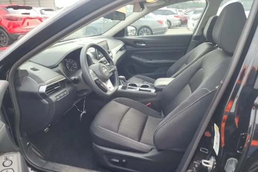 2024 Nissan Altima 2.5 SV photo 1