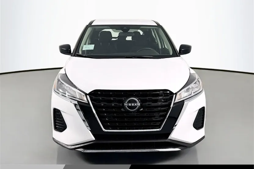 2025 Nissan Kicks Play S photo 1