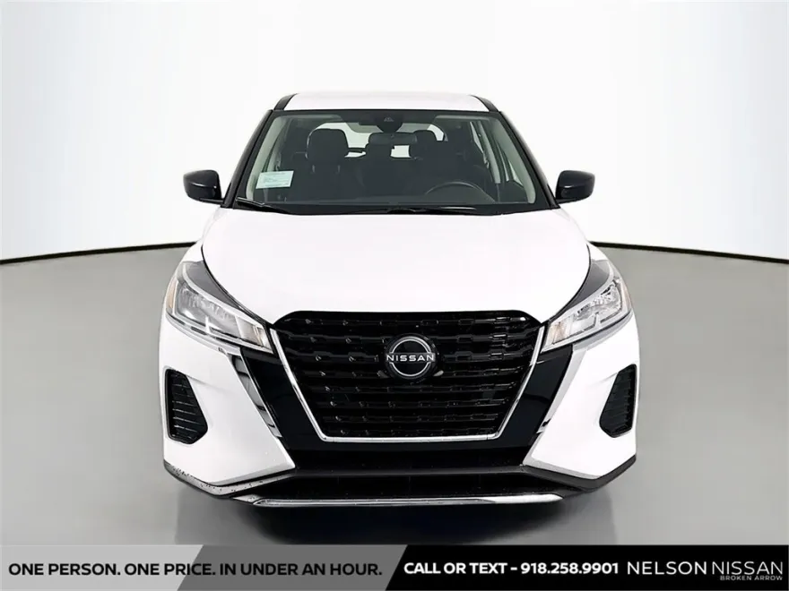 2025 Nissan Kicks Play S photo 1