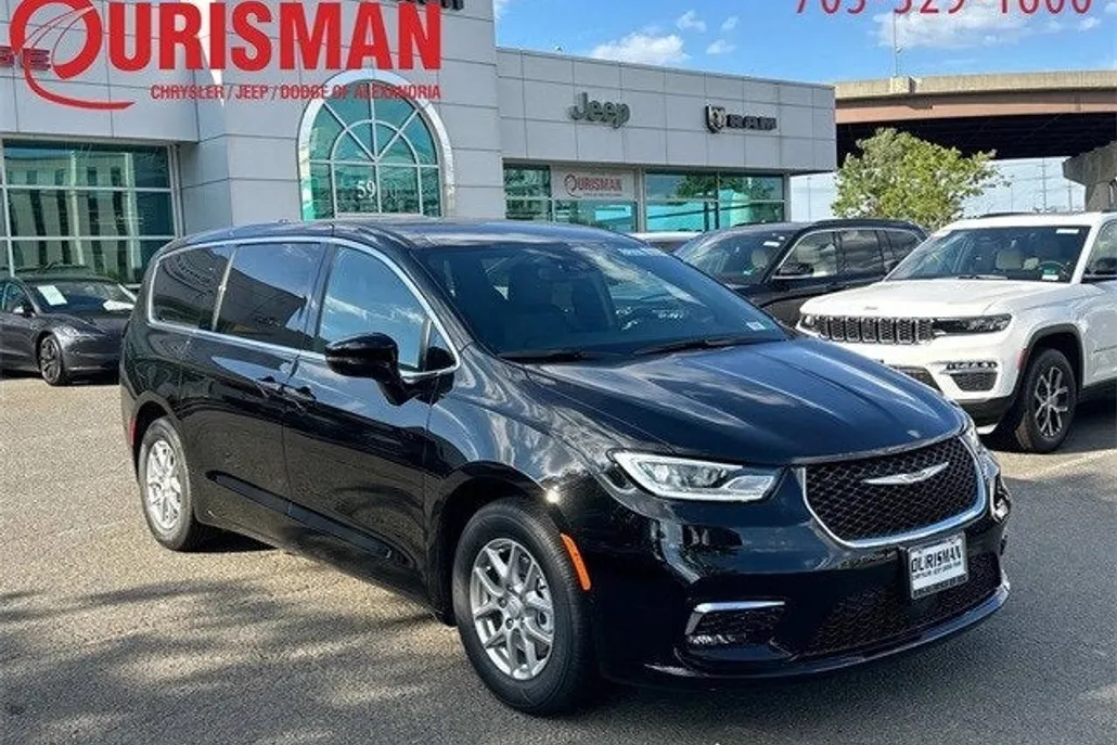 2026 Chrysler Pacifica photo 1