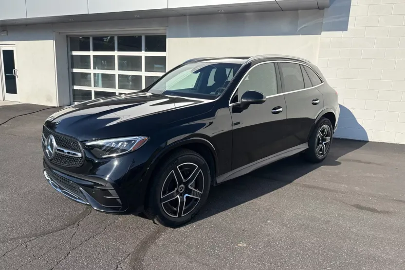 2024 Mercedes Benz GLC 300 4MATIC photo 1