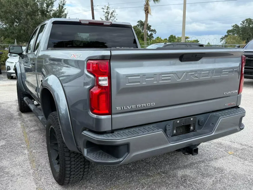 2020 Chevrolet Silverado 1500 Custom photo 1