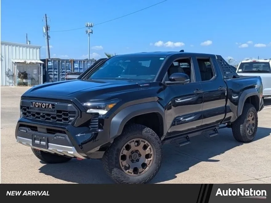 2025 Toyota Tacoma Trailhunter photo 1