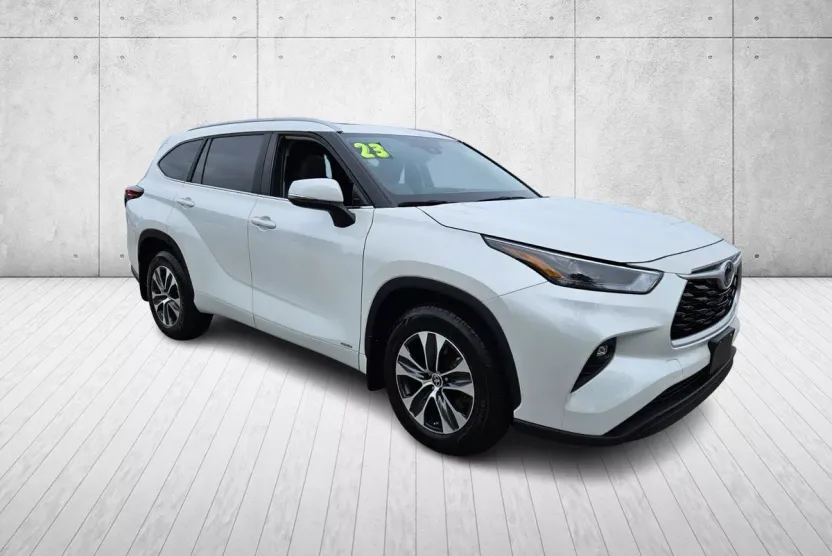 2023 Toyota Highlander Hybrid XLE photo 1