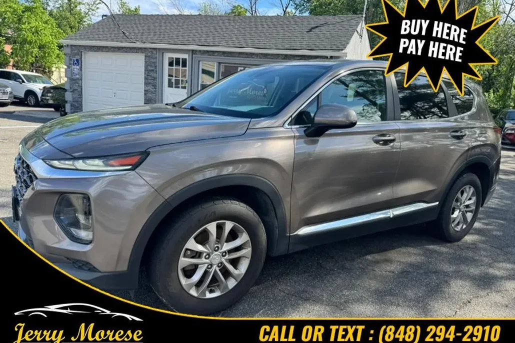 2019 Hyundai Santa Fe SE photo 1