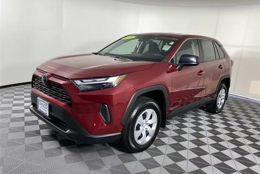 2024 Toyota RAV4 LE photo 1