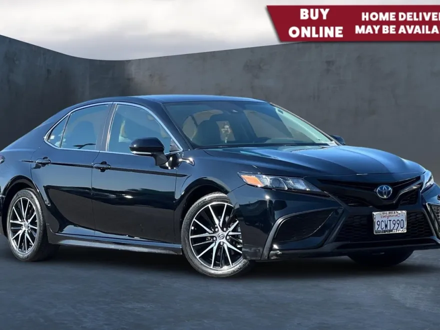 2022 Toyota Camry Hybrid SE photo 1