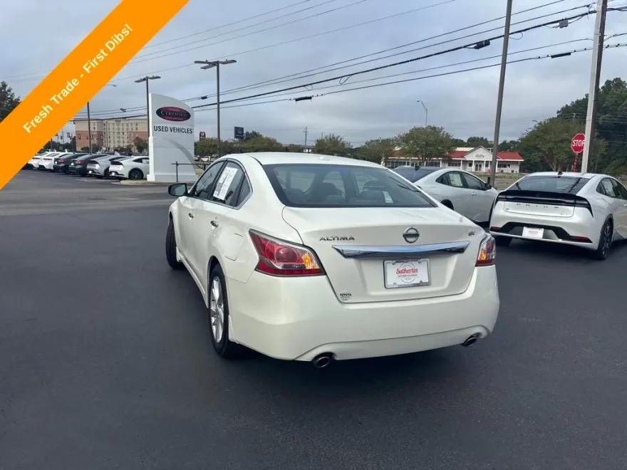 2015 Nissan Altima 2.5 SV photo 1